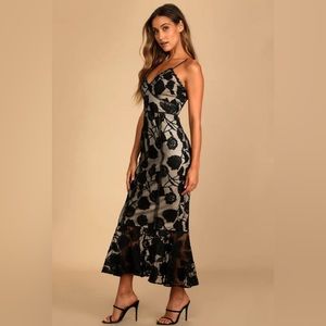 NWT Lulu’s Alluring Dream black floral mesh lace trumpet midi dress